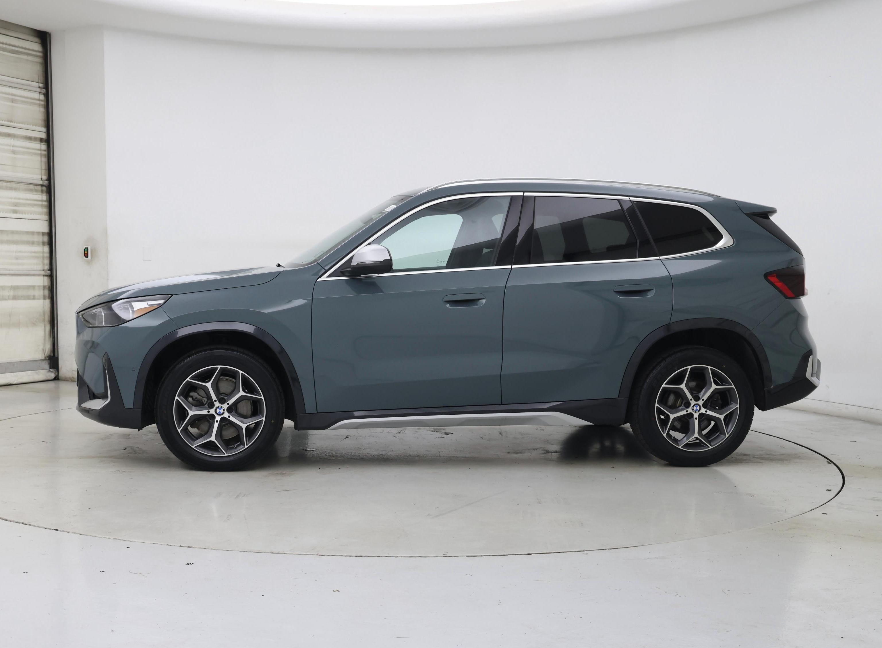 Thumbnail: 2023 BMW X1 - 3