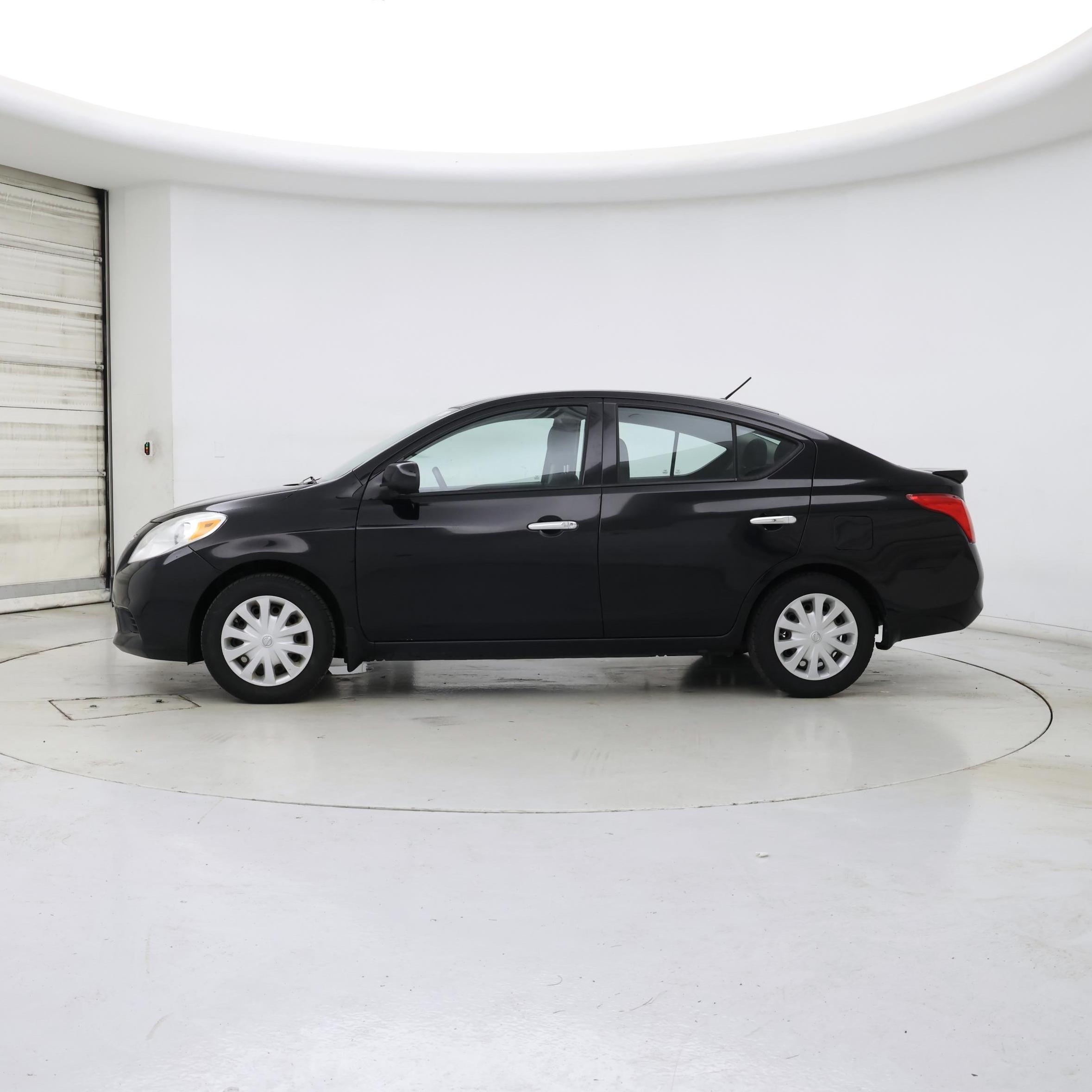 Thumbnail: 2014 Nissan Versa - 3