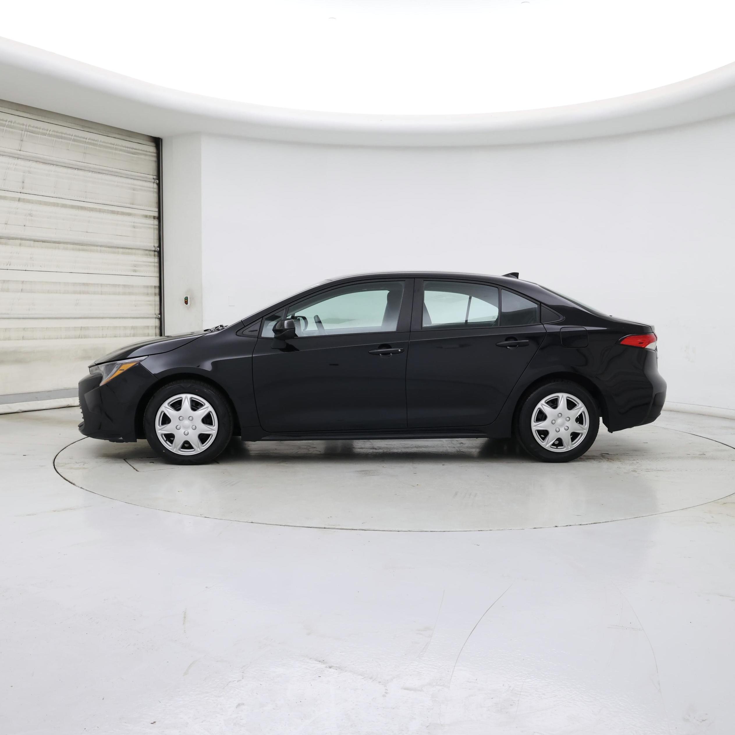 Thumbnail: 2023 Toyota Corolla - 3