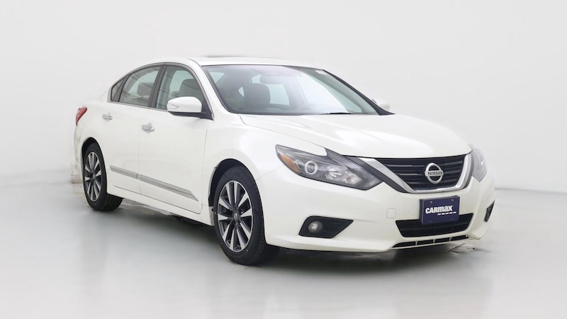 2016 Nissan Altima SL Hero Image