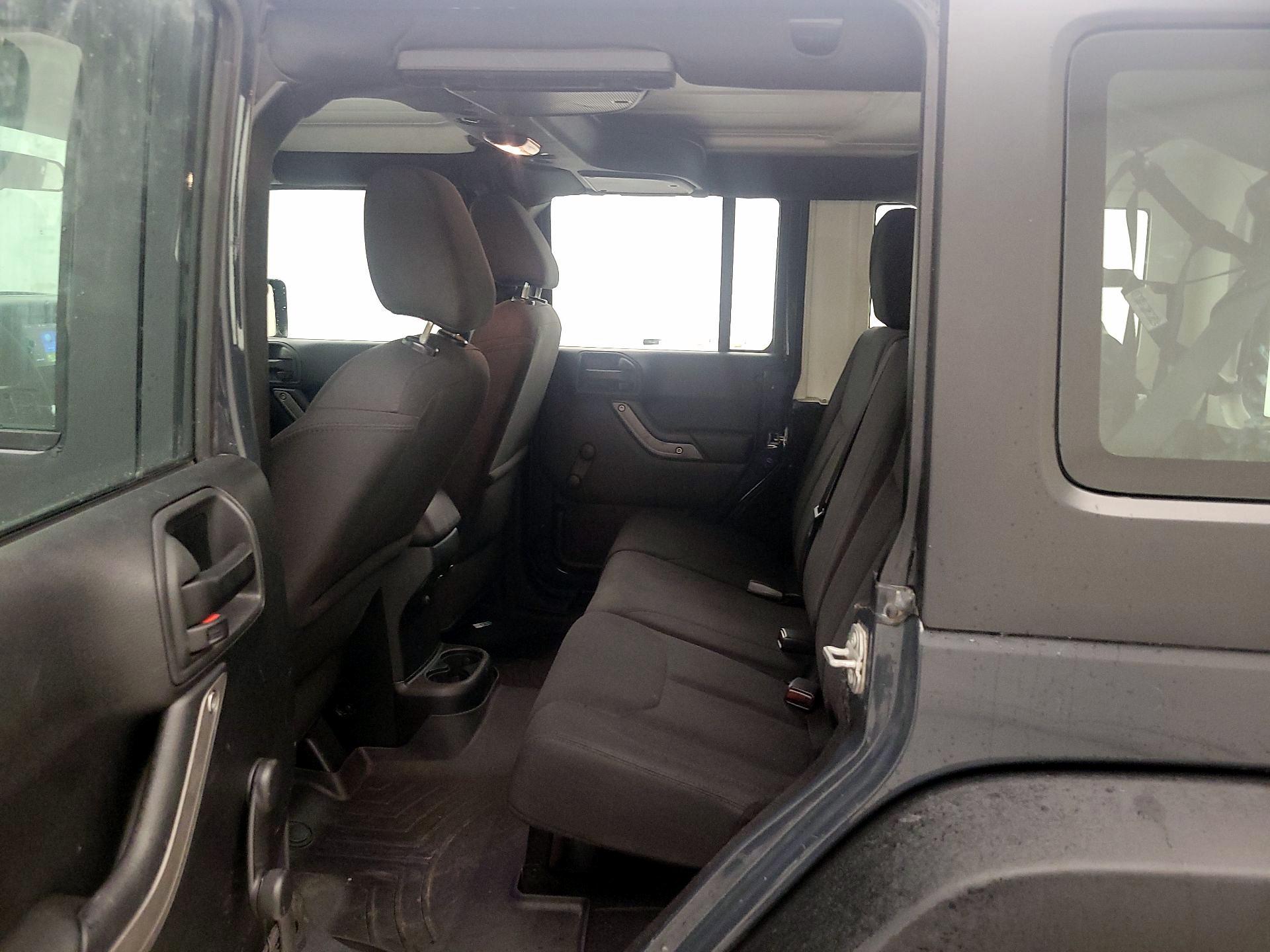 Thumbnail: 2017 Jeep Wrangler - 18