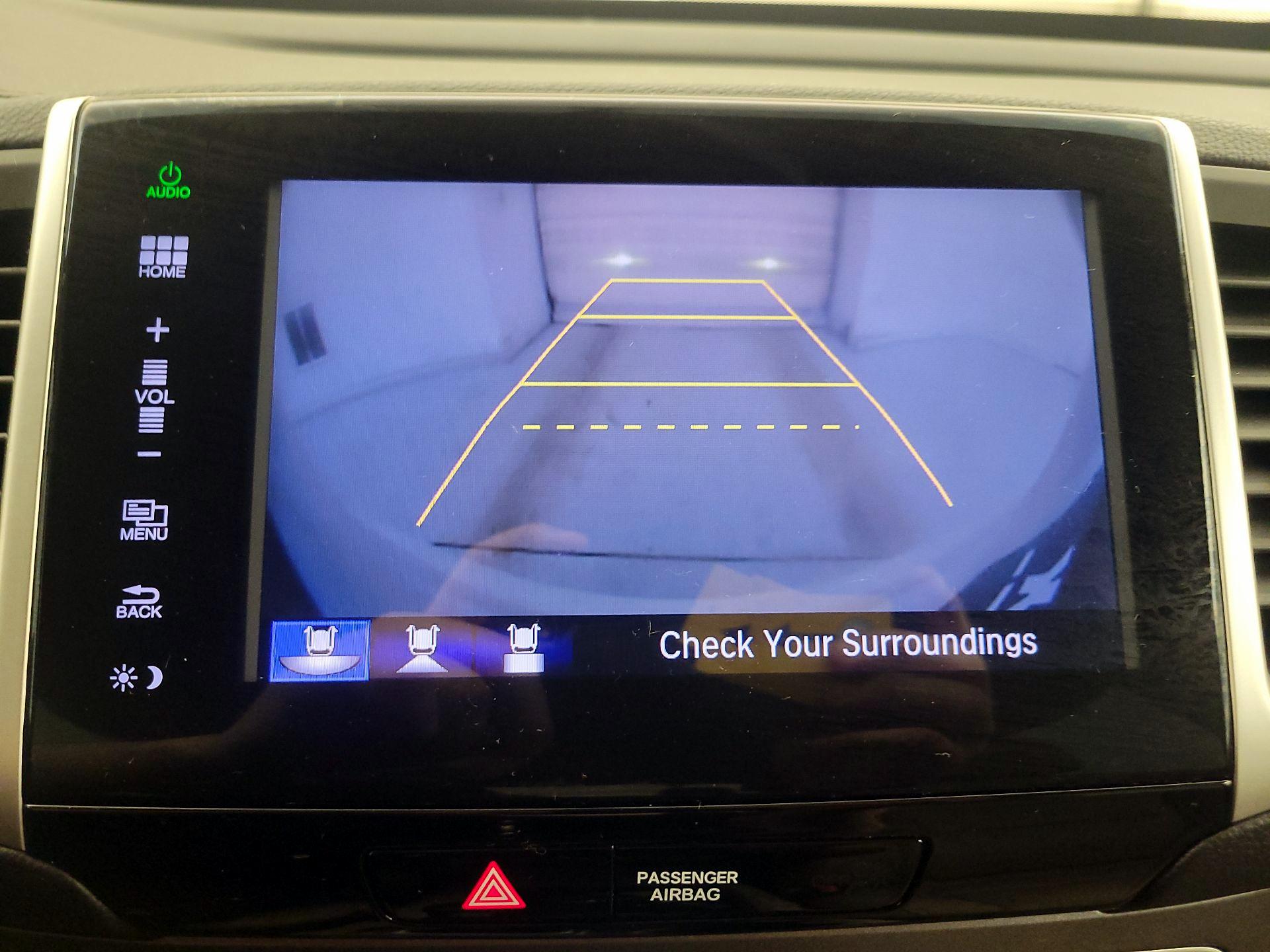 Thumbnail: 2016 Honda Pilot - 15