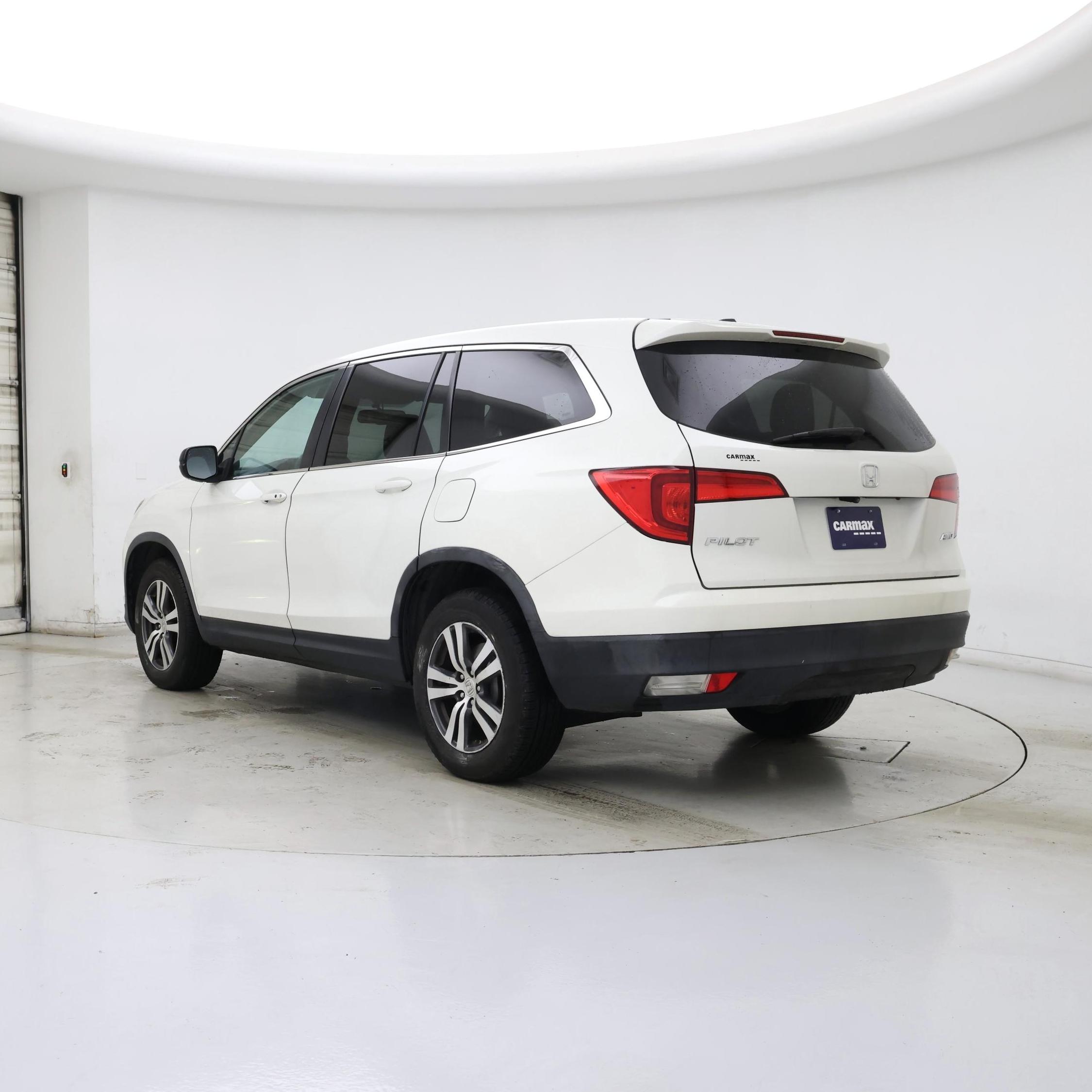 Thumbnail: 2016 Honda Pilot - 2