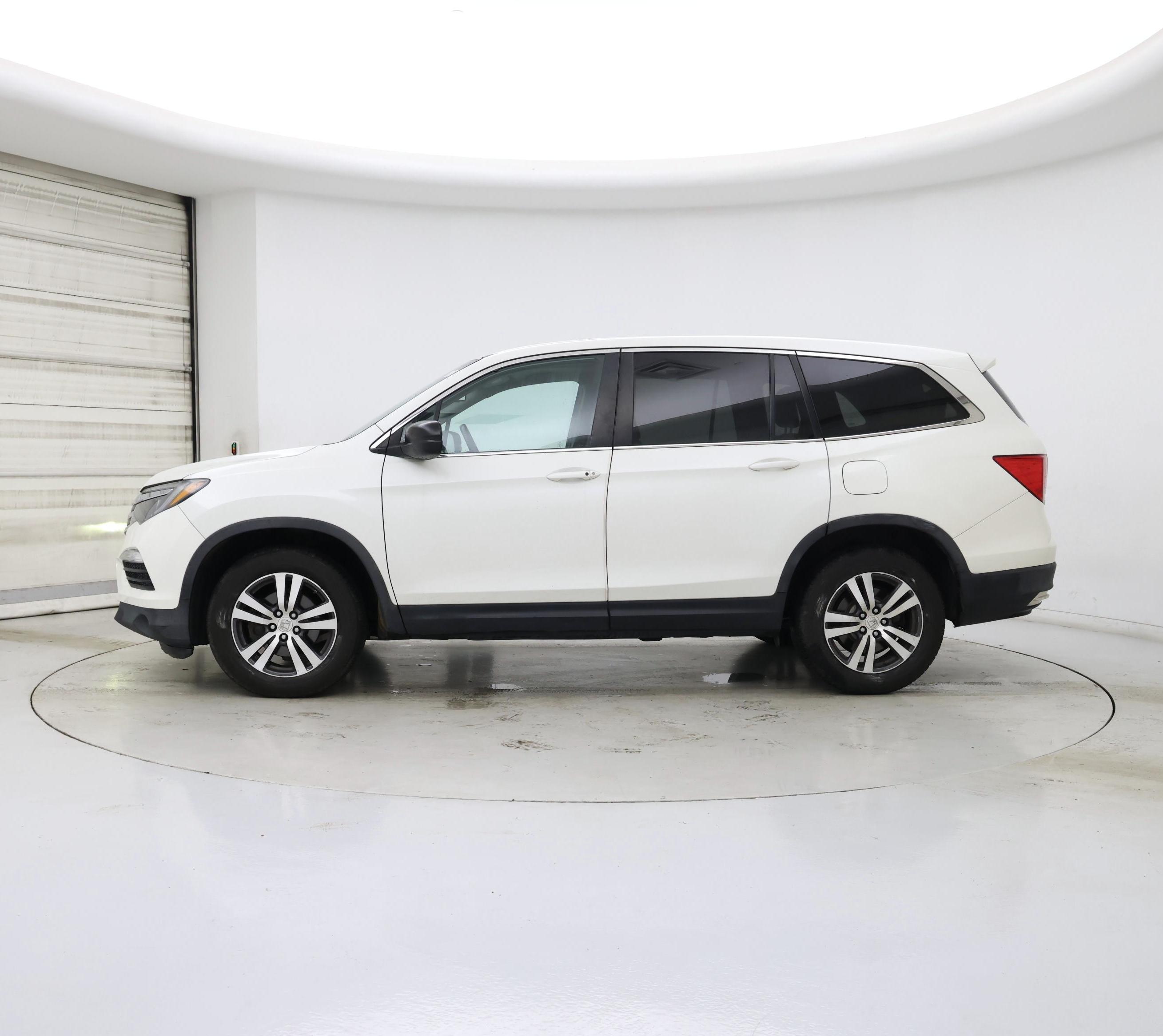 Thumbnail: 2016 Honda Pilot - 3