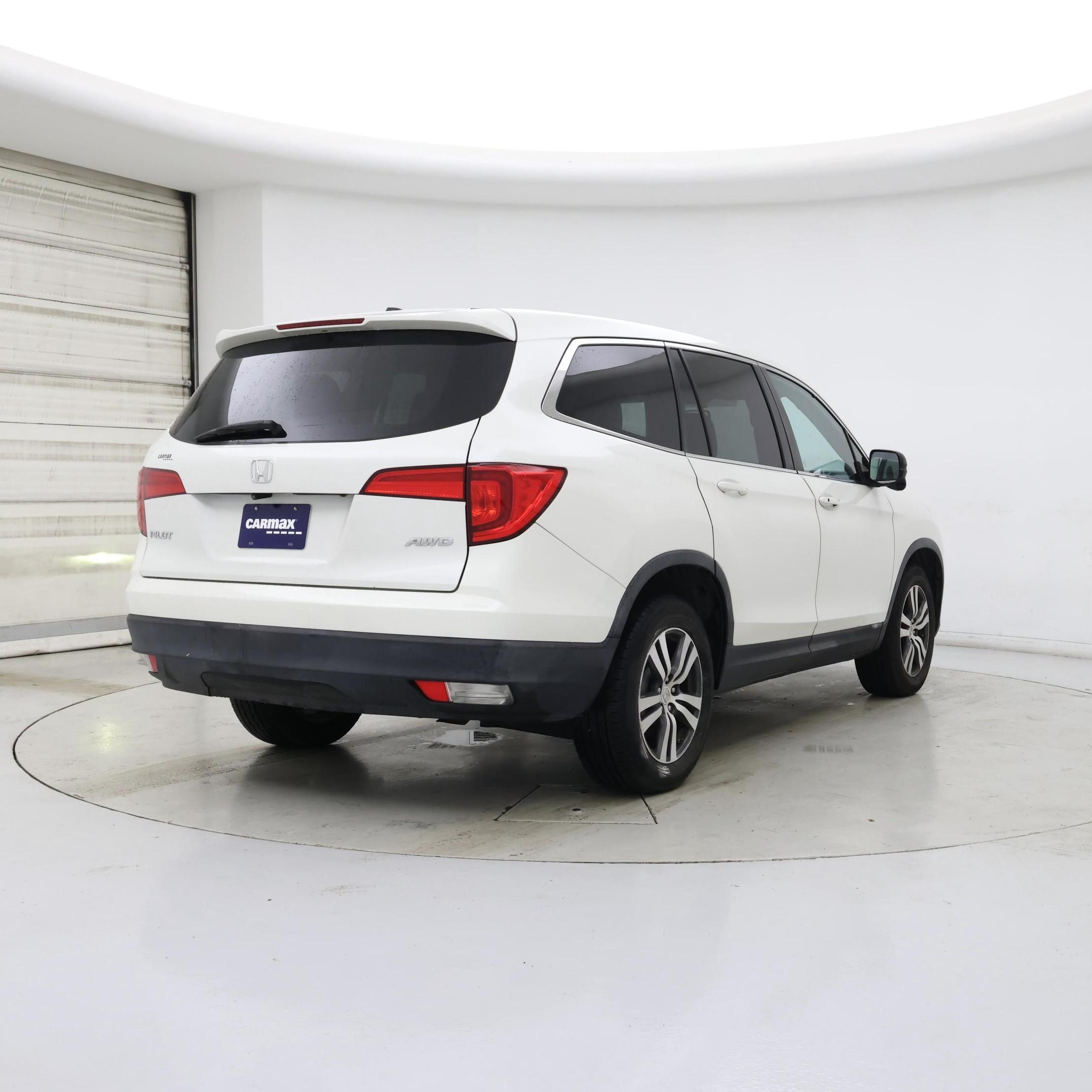 Thumbnail: 2016 Honda Pilot - 8