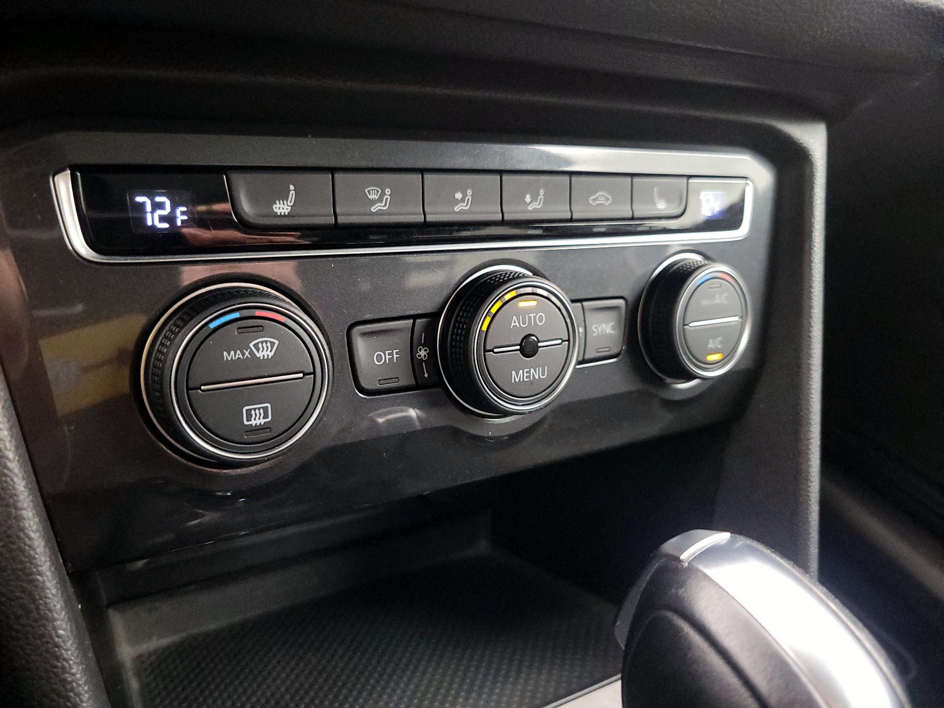 Thumbnail: 2019 Volkswagen Tiguan - 16