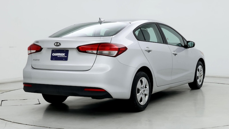 2017 Kia Forte LX 8