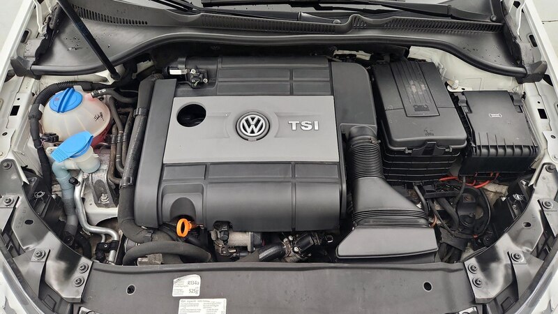 2013 Volkswagen Golf R 21