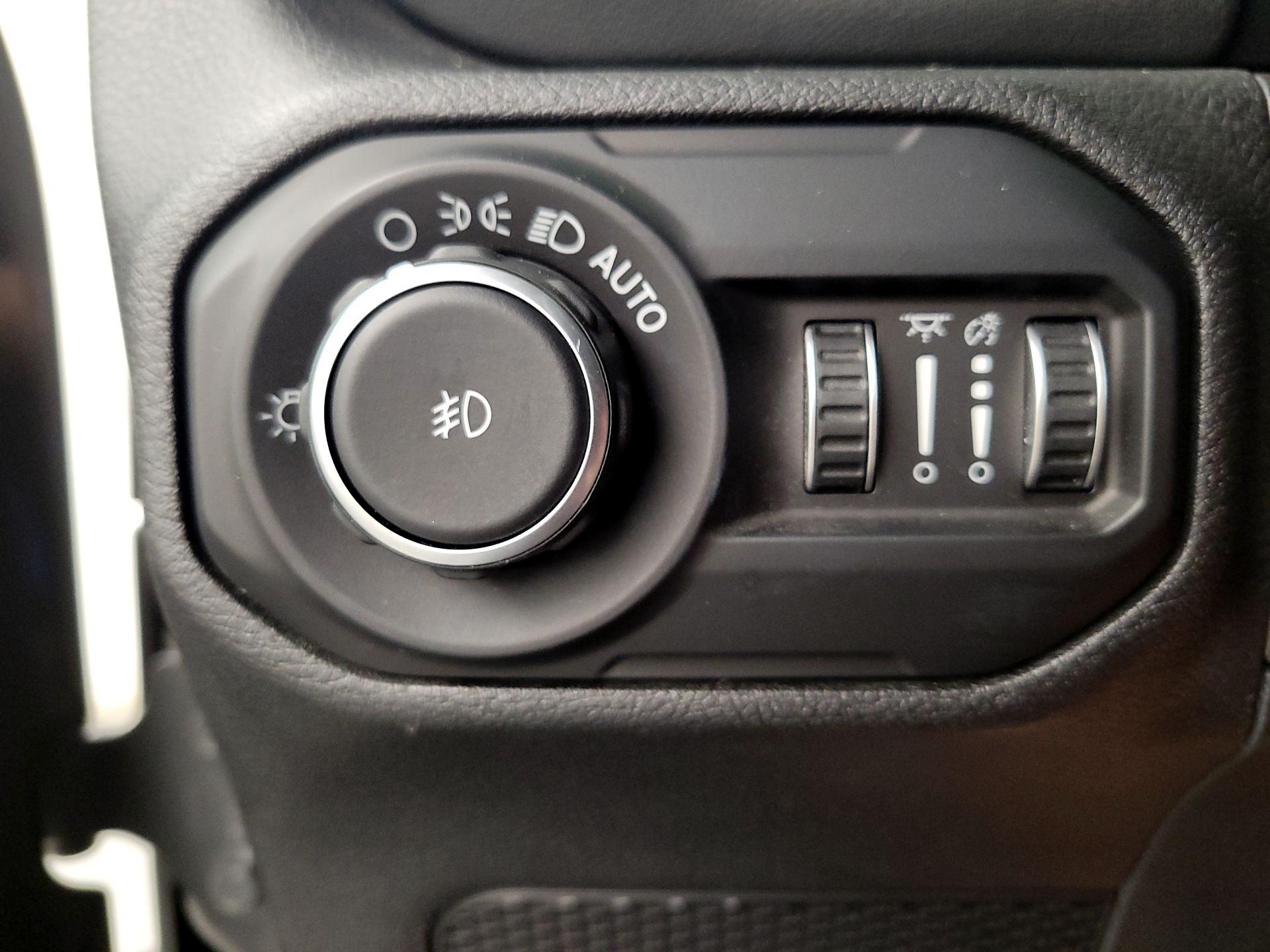 Thumbnail: 2021 Jeep Wrangler - 13