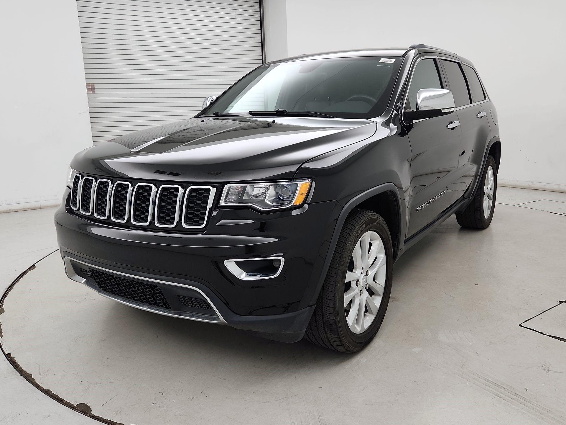 Thumbnail: 2017 Jeep Grand Cherokee - 3