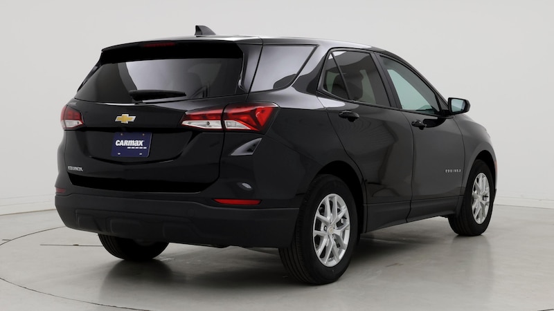 2023 Chevrolet Equinox LS 8