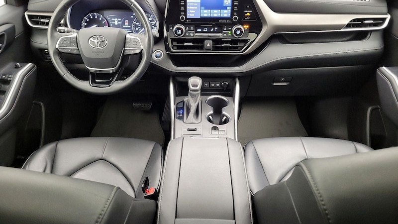 2020 Toyota Highlander XLE 9