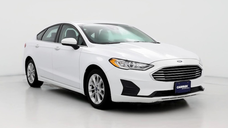 2020 Ford Fusion SE Hero Image