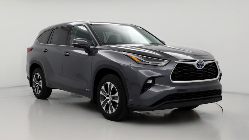 2022 Toyota Highlander XLE Hero Image