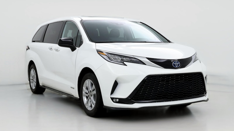 2021 Toyota Sienna XSE Hero Image