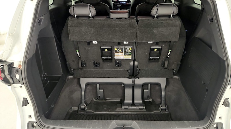 2021 Toyota Sienna XSE 23