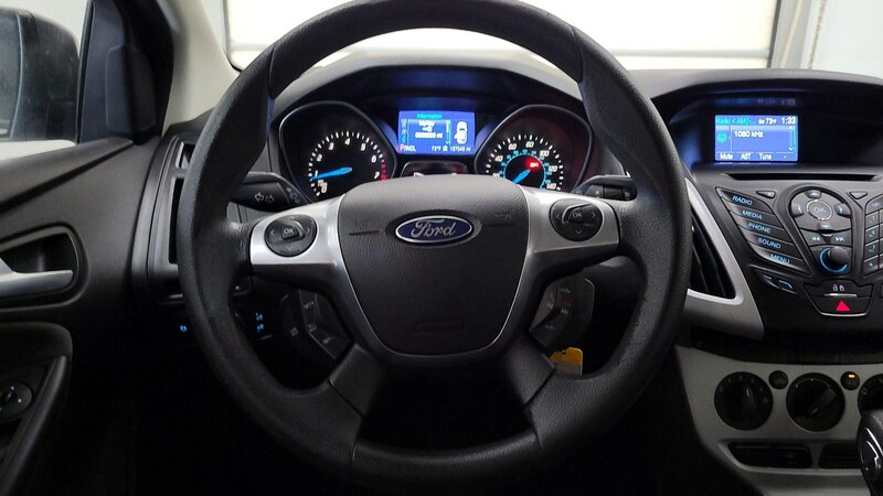 2013 Ford Focus SE 10