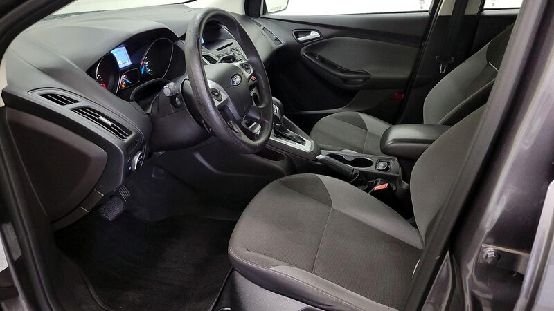 2013 Ford Focus SE 11