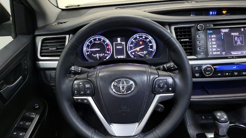 2015 Toyota Highlander Limited 10