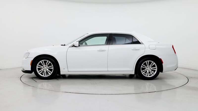 2019 Chrysler 300 Touring 3