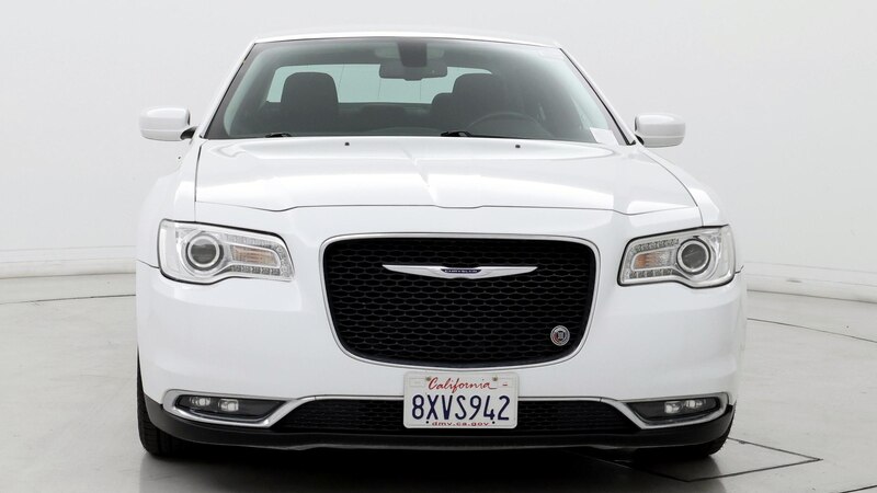 2019 Chrysler 300 Touring 5