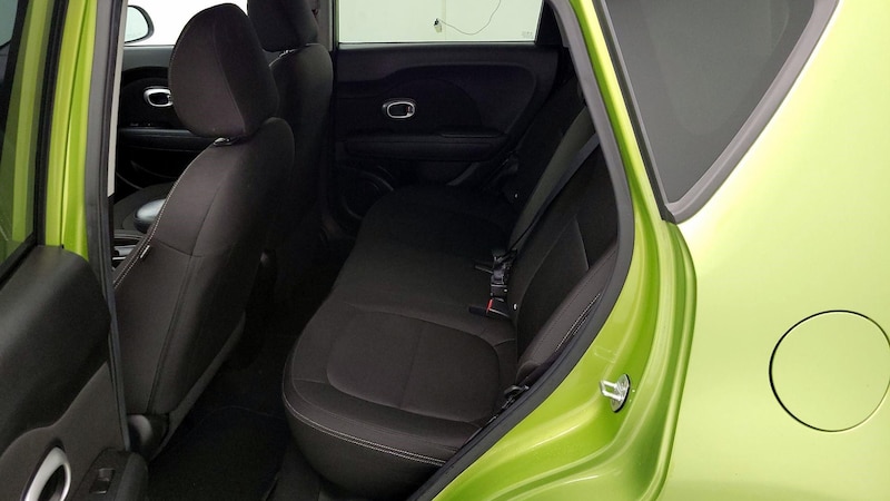 2016 Kia Soul Base 18