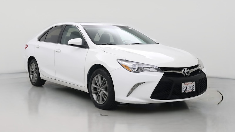 2017 Toyota Camry SE Hero Image