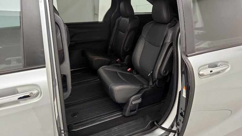 2022 Toyota Sienna XSE 21