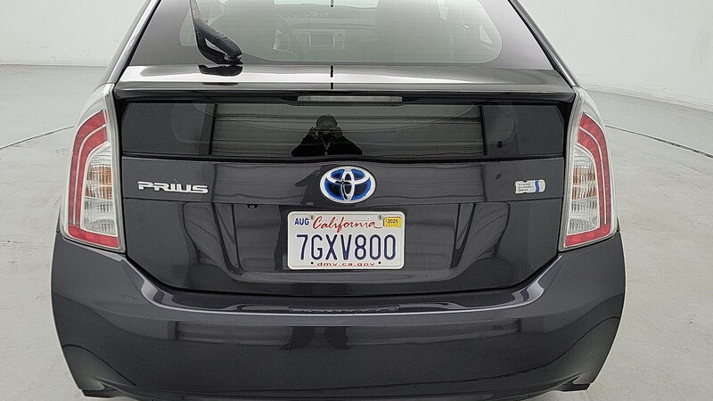 2014 Toyota Prius Two 6