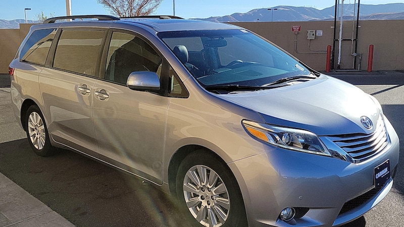 2017 Toyota Sienna Limited Hero Image