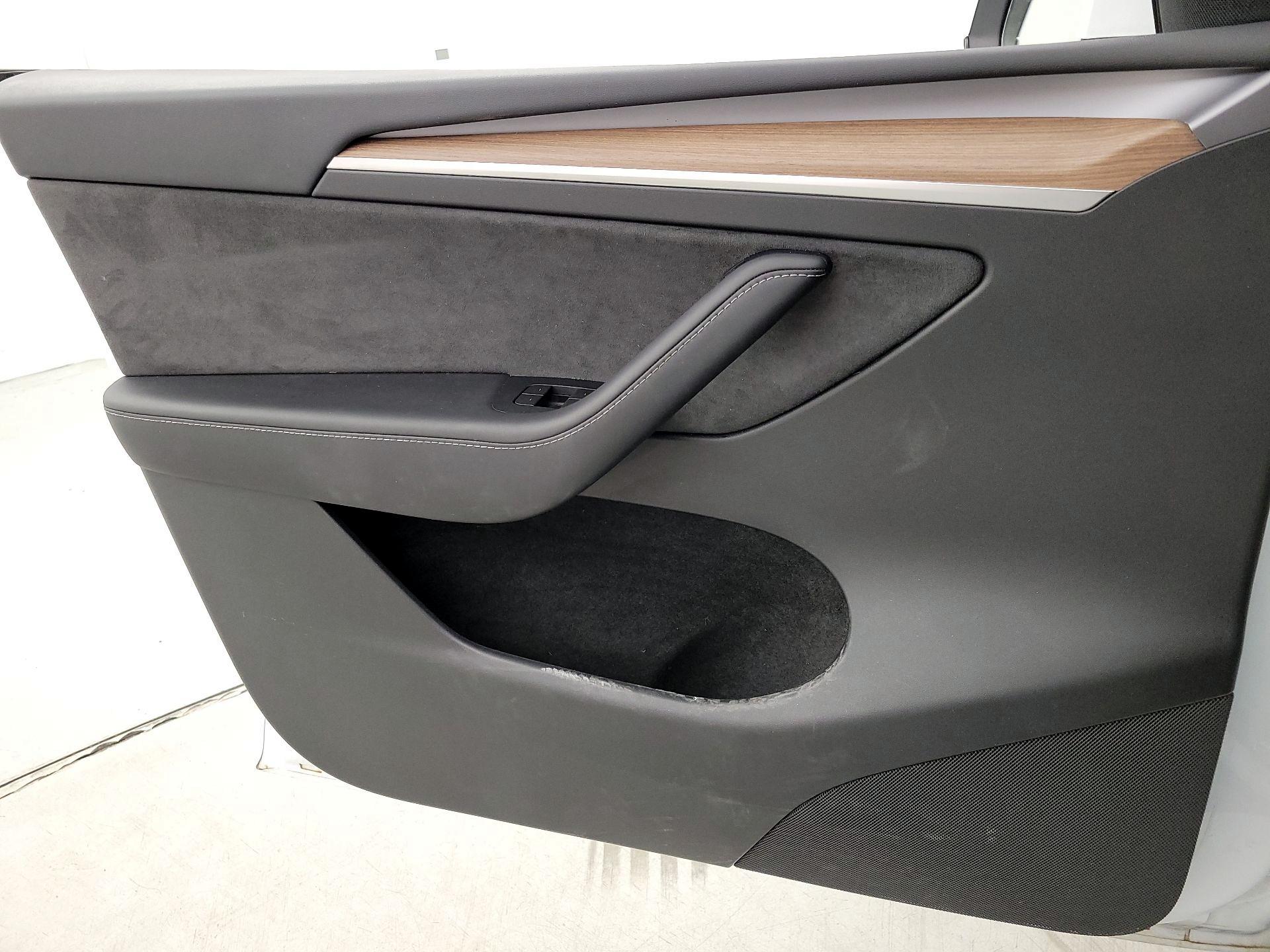 Thumbnail: 2023 Tesla Model Y - 12