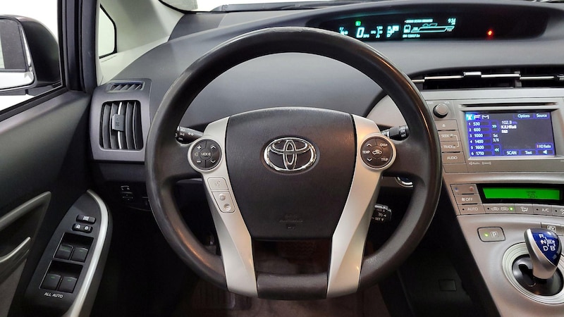 2015 Toyota Prius Four 10