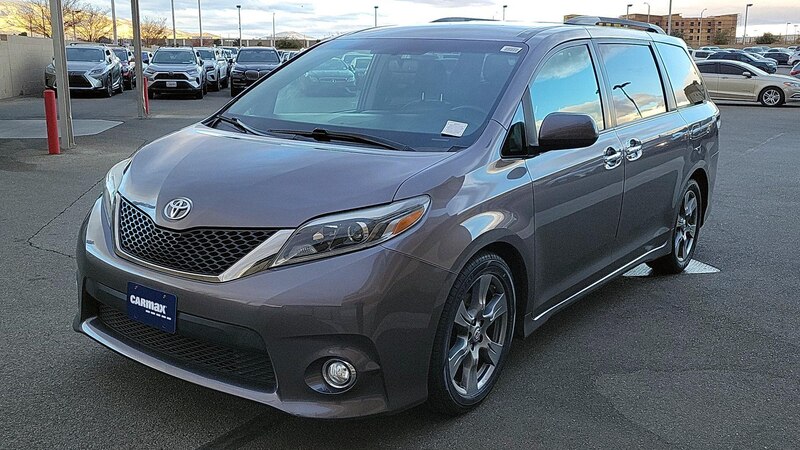 2017 Toyota Sienna SE 3