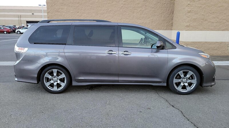 2017 Toyota Sienna SE 4