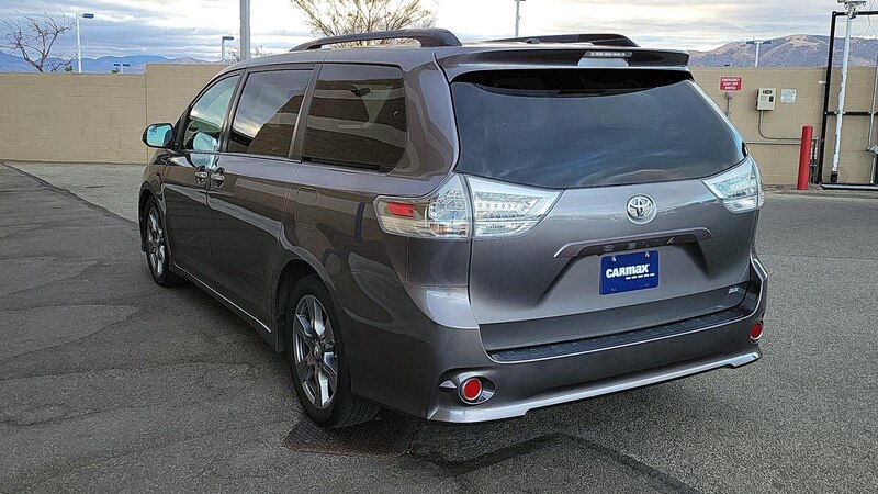 2017 Toyota Sienna SE 7