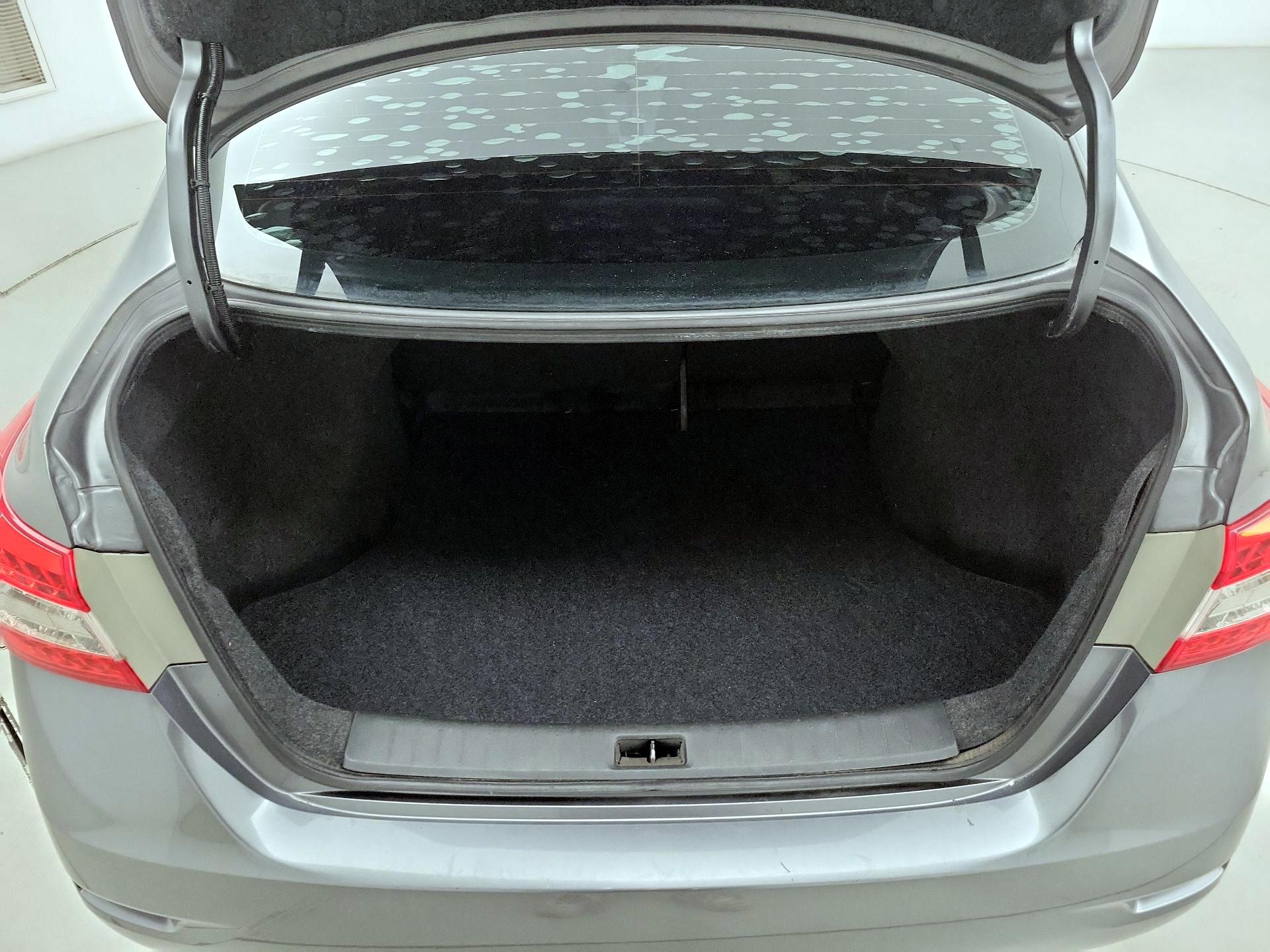 Thumbnail: 2015 Nissan Sentra - 20