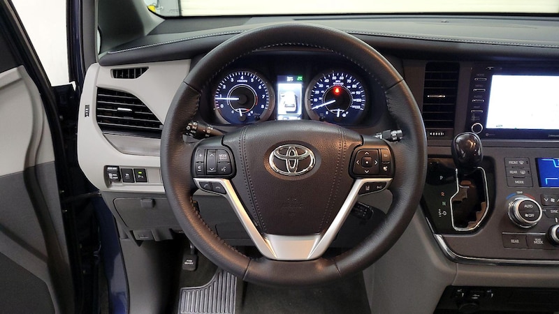 2018 Toyota Sienna XLE Premium 10