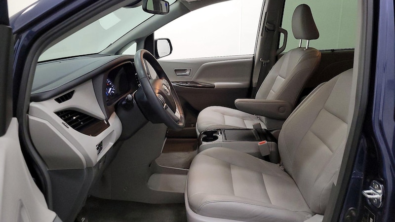 2018 Toyota Sienna XLE Premium 11