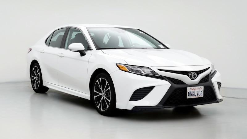 2020 Toyota Camry SE Hero Image