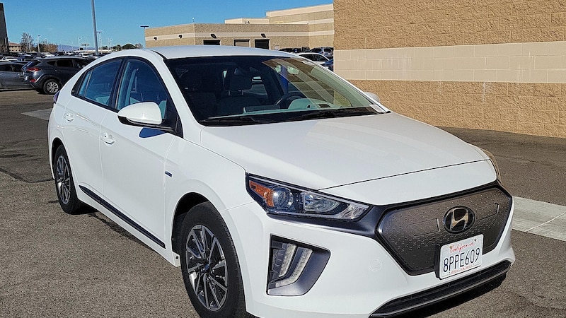 2020 Hyundai Ioniq SE Hero Image