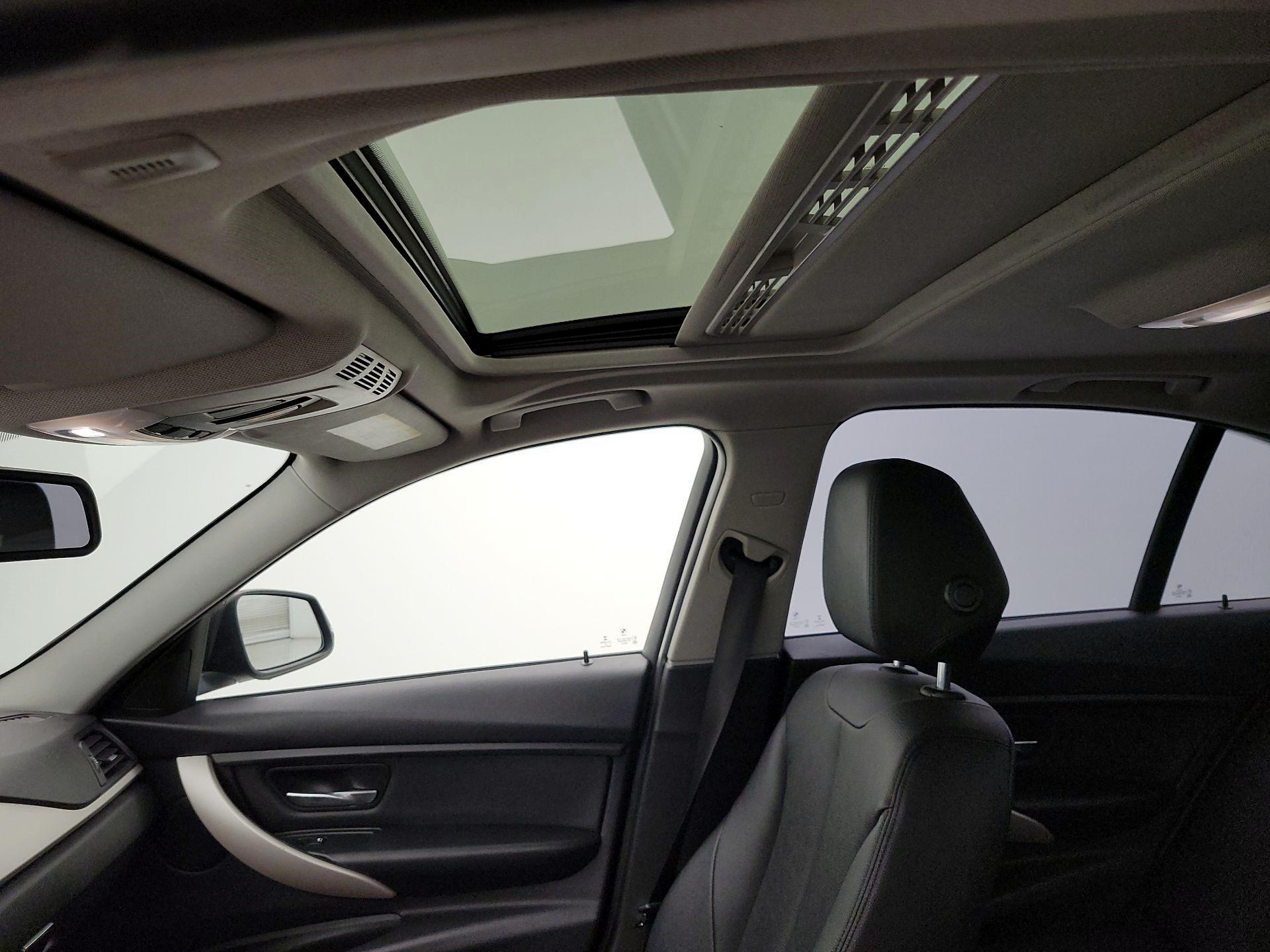 Thumbnail: 2015 BMW 3 Series - 19