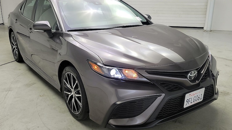 2023 Toyota Camry SE Hero Image