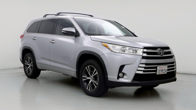 2017 Toyota Highlander Plus Hero Image