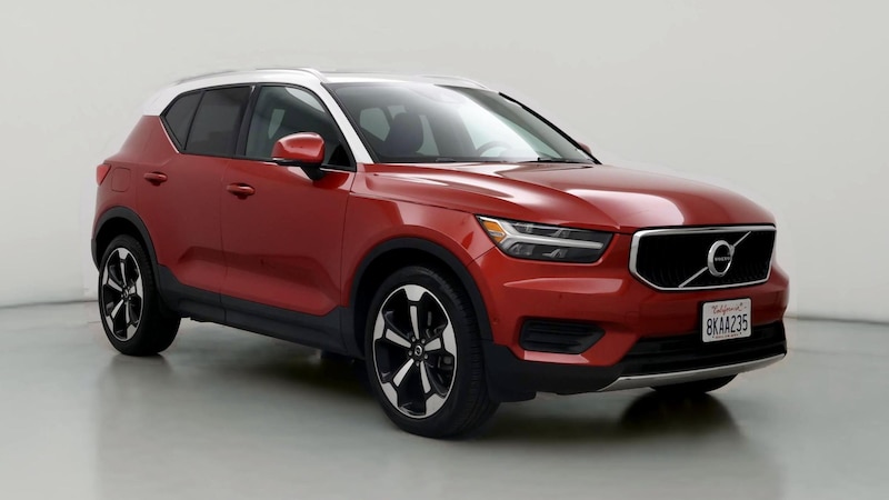 2019 Volvo XC40 T5 Momentum Hero Image