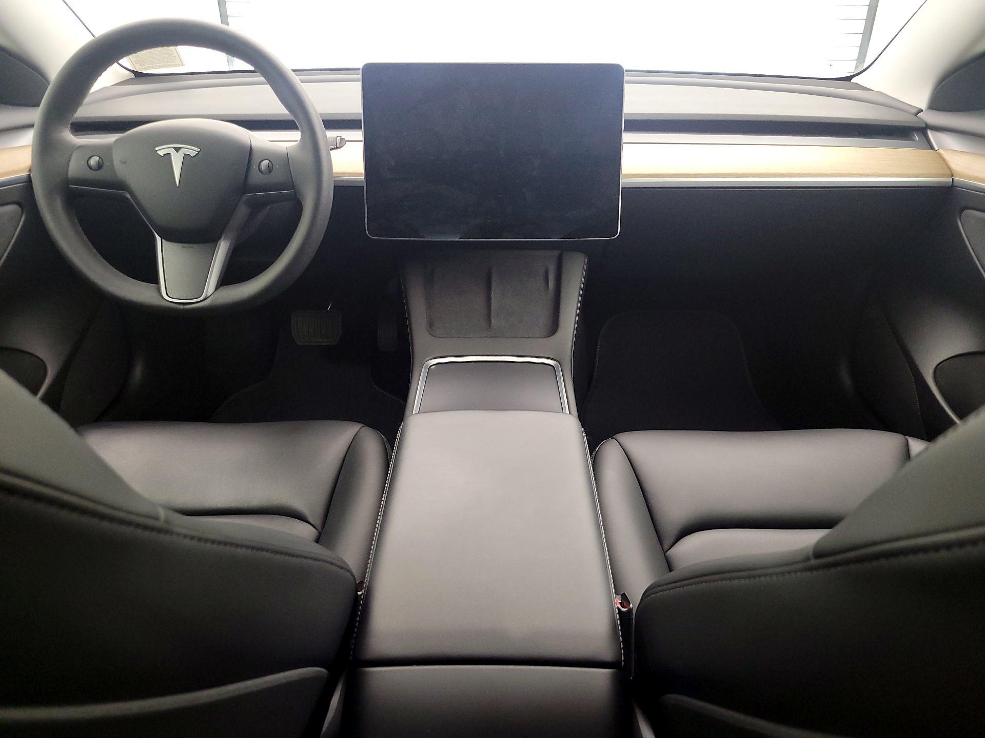 Thumbnail: 2021 Tesla Model 3 - 9