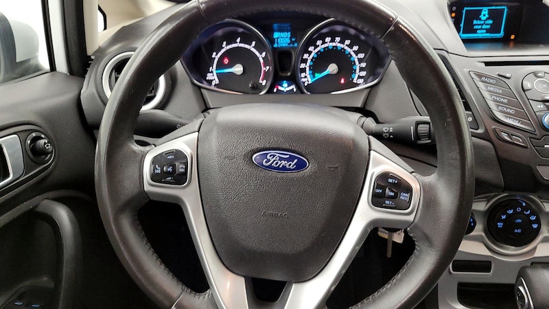 2016 Ford Fiesta SE 10