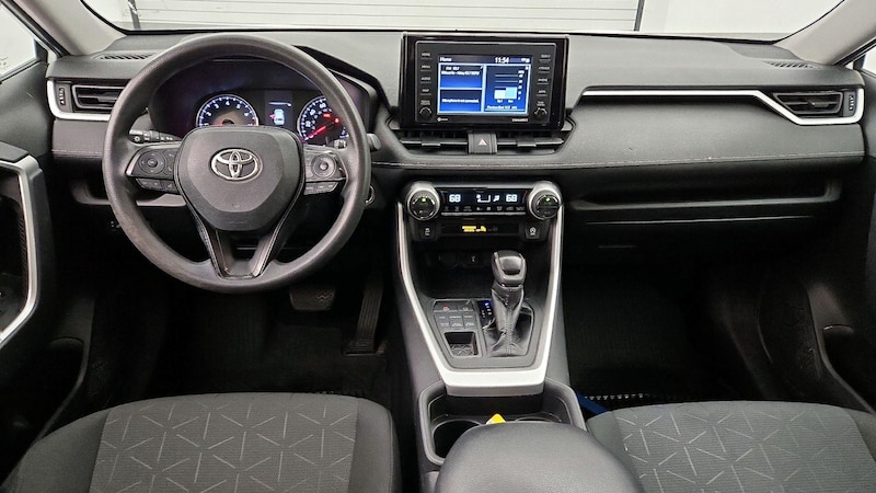 2020 Toyota RAV4 XLE 9