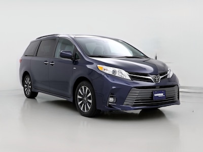 2019 Toyota Sienna XLE -
                St. James, NY