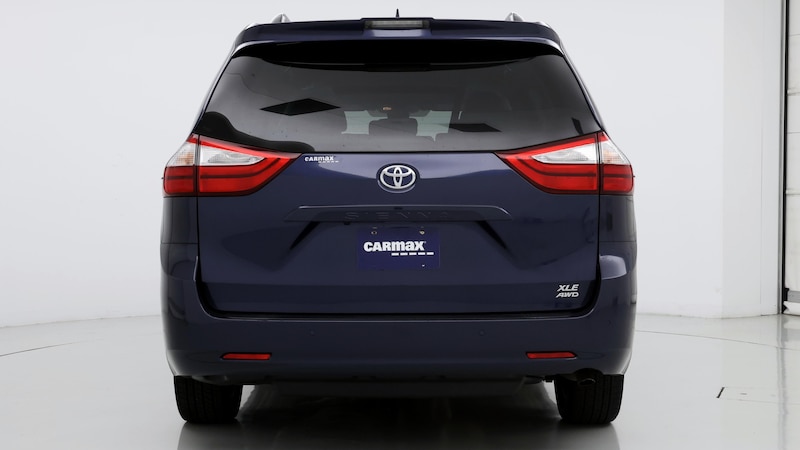 2019 Toyota Sienna XLE 6