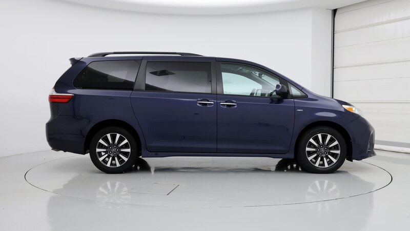 2019 Toyota Sienna XLE 7